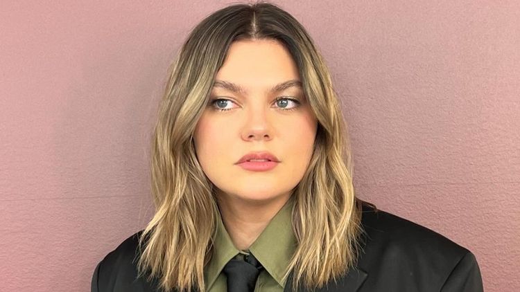 Louane dévoile sa chanson pour l'Eurovision, les internautes réagissent : "Pas une gagnante…"
