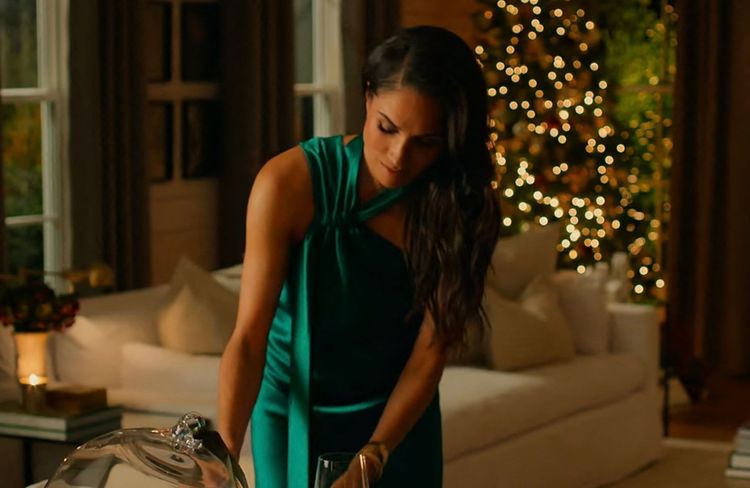 Pourquoi la robe portée par Meghan Markle dans la bande-annonce de sa série Netflix fait-elle autant parler ?