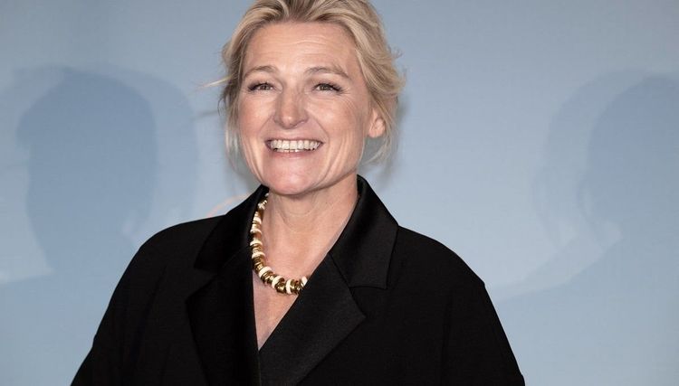 "Je vais me foutre en l'air" : Anne-Elisabeth Lemoine (54 ans) anéantie par ces idées noires, panique sur le plateau de C à vous