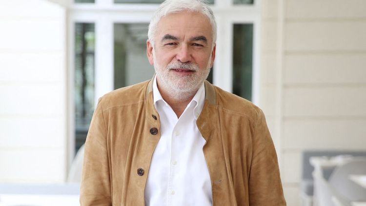 "La France paye à la place de l’Algérie" : Pascal Praud s’emporte sur le dossier explosif des retraites