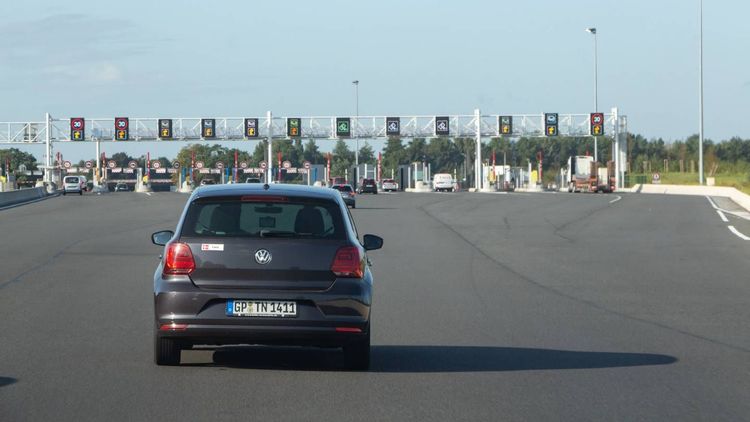 « Un bien de luxe » mais « indispensable » : comment la voiture pèse toujours plus sur le budget
