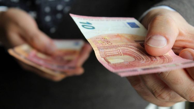 Virement instantané : comment certaines banques font grimper son prix au-delà des 10 euros
