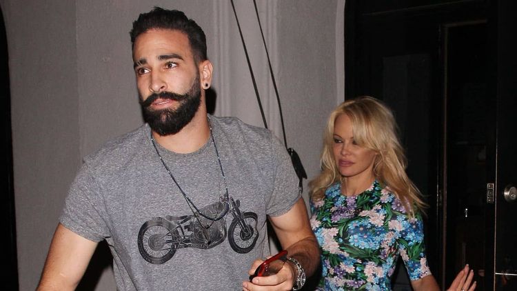 "Elle avait mal réagi" : Adil Rami raconte "sa belle grosse engueulade" avec Pamela Anderson après la finale de la Coupe du monde en 2018