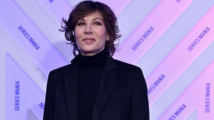 Mathilde Seigner regrette cette dispute avec Nathalie Baye : “Elle m’engueulait…”