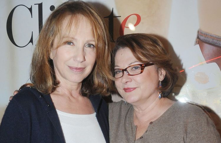 Josiane Balasko : la comédienne émue aux larmes en évoquant le décès de Nathalie Baye