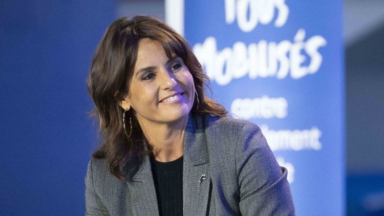 Faustine Bollaert : Entre "passés honteux", "moments de malaise" et "gros dossier", les téléspectateurs des Enfants de la Télé ne savent plus où donner de la tête