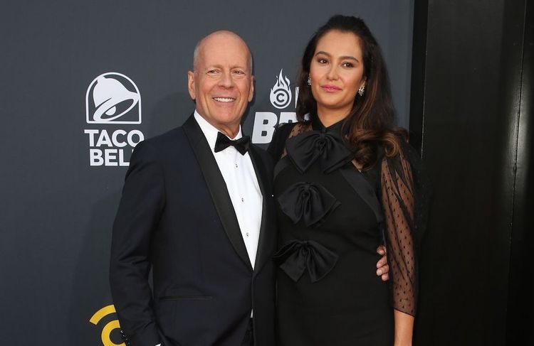 Emma Heming lance une initiative touchante pour Bruce Willis : « Nous voulons faire avancer la recherche »