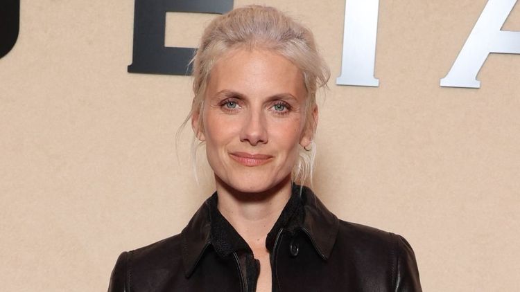 Mélanie Laurent : après des accusations de plagiat, sa série Traqués avec Benoît Magimel reprend vie sur Apple TV, "Traqués a été reportée après…"