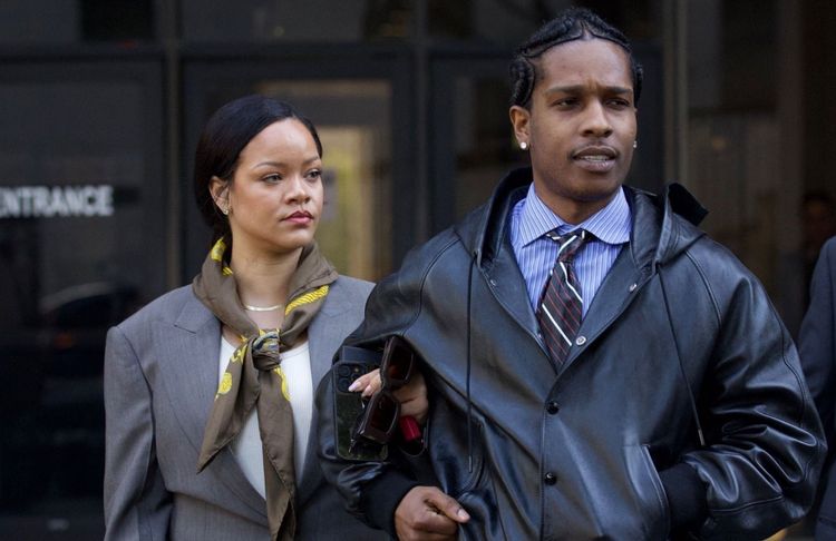 Tirés à quatre épingles, Rihanna et A$AP Rocky coordonnent leurs looks au procès du rappeur