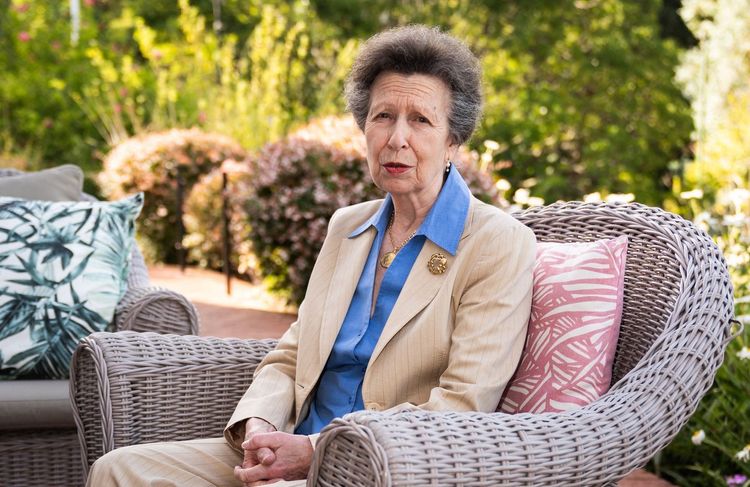 La princesse Anne prête à prendre sa retraite royale ? Elle se confie