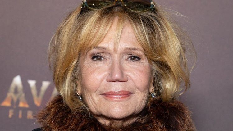 Clémentine Célarié taxée de "mangeuse d'hommes" et de "cougar" à 68 ans : elle sort les griffes après avoir été en couple avec un homme plus jeune