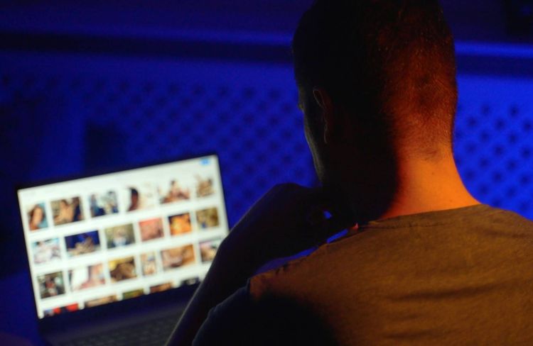 Les contenus pédocriminels générés par l’IA ont explosé depuis début 2025