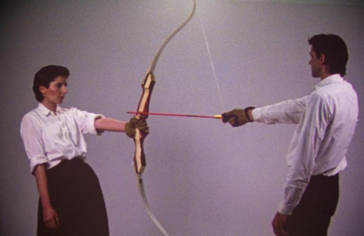 Yoko Ono et Marina Abramovic : ces figures de l’art contemporain qui font écho à la performance de Rilès