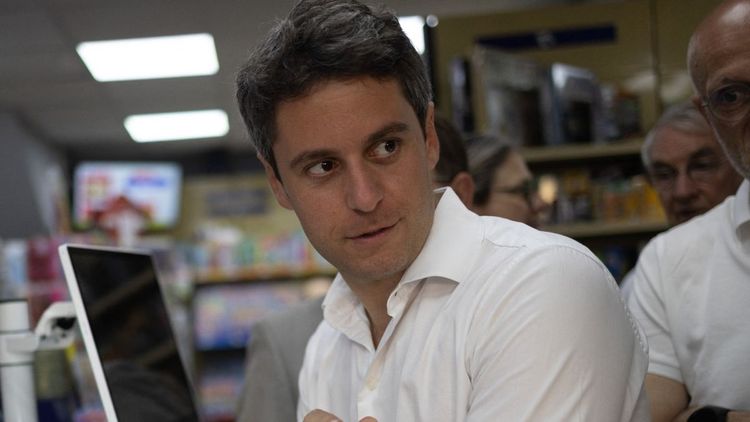 "C'est l'orientation politique, pas sexuelle" : Gabriel Attal, candidat à l'Élysée, assume son homosexualité et divise déjà la toile