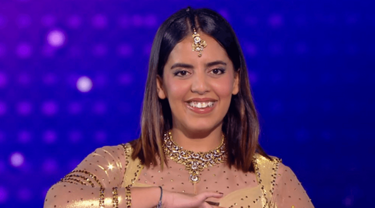 Inès Reg en guerre avec Natasha St-Pier : l’humoriste balance un SMS compromettant pour la chanteuse