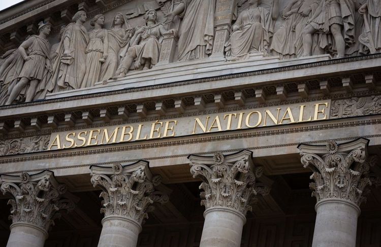 Ménopause : le gouvernement lance une mission parlementaire, une promesse d’Emmanuel Macron