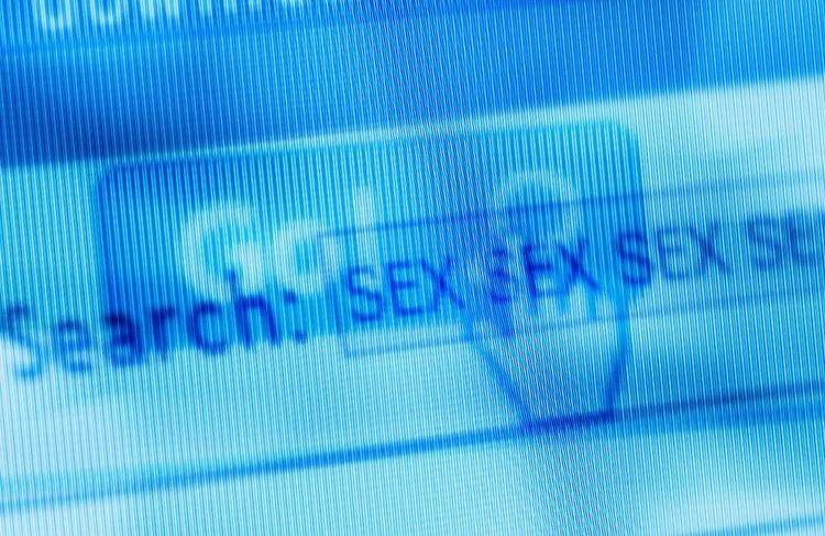 Violences dans le porno : l'ex-propriétaire du site « Jacquie et Michel » n'est plus poursuivi