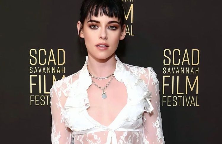Kristen Stewart succombe à la tendance de la robe transparente sur le tapis rouge