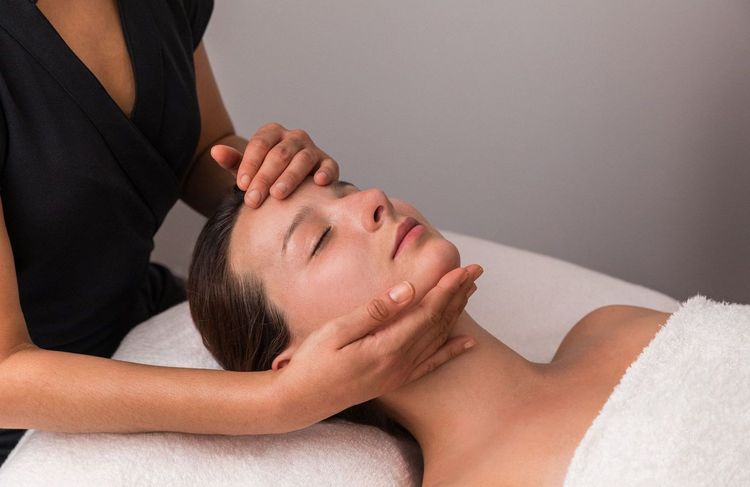 Idée cadeau : un moment d’exception au nouveau Spa Algotherm