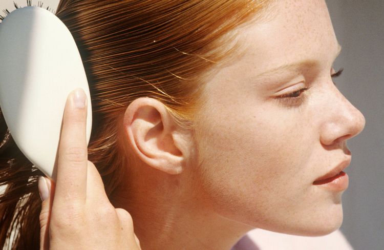 Cheveux clairsemés après 40 ans : l’une des causes surprenantes enfin dévoilée