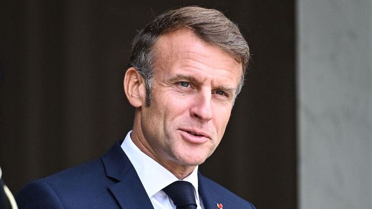 "Macron doit partir !" : quelques heures après la démission de Lecornu, l'opposition réclame le départ du président et la dissolution