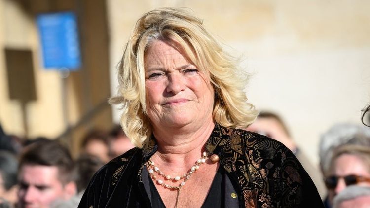 Marina Carrère d’Encausse : "Une hémorragie interne", explosion sous ses pieds, elle percute un arbre à 120 km/h en voiture
