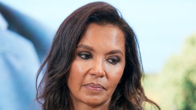 L'amour est dans le pré : "On a failli le perdre...", Karine Le Marchand raconte la dérive d'un agriculteur