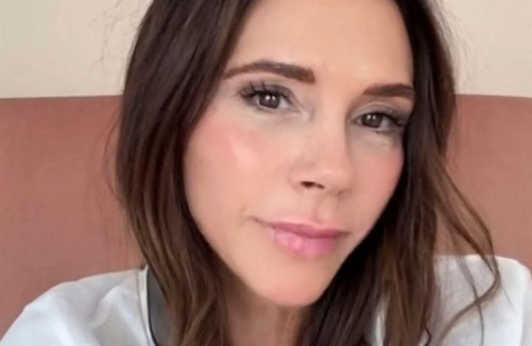 Cheveux : Victoria Beckham troque son brun au profit de cette coloration tendance
