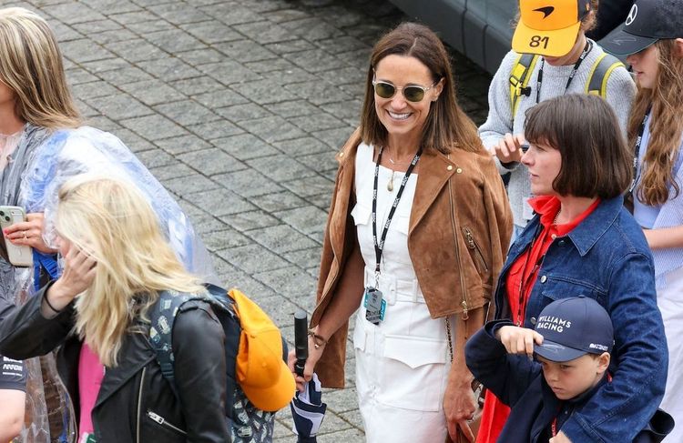 Cette petite veste en daim Sézane, nouveau coup d'éclat de Pippa Middleton