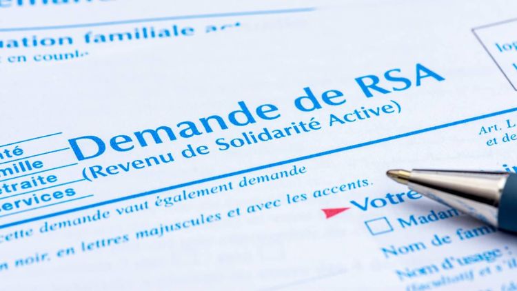 Réforme du RSA : les 15 heures d'activité, obligatoires en 2025, sont-elles efficaces ?