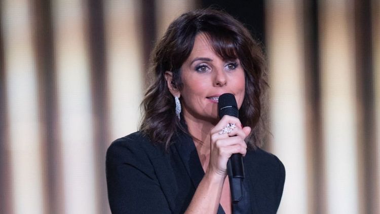 Momie dans le salon, ambiance gothique… Faustine Bollaert dévoile sa maison "flippante" partagée avec Maxime Chattam