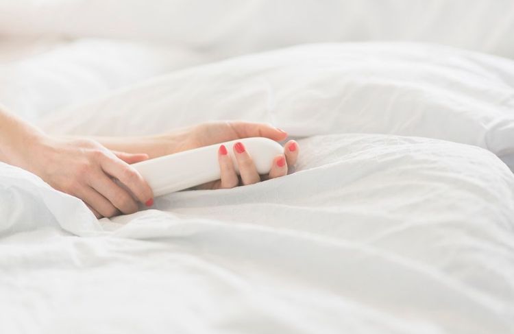 Masturbation : qu’est-ce que la méthode de « l’enroulement », pour modifier les vibrations de votre sextoy ?