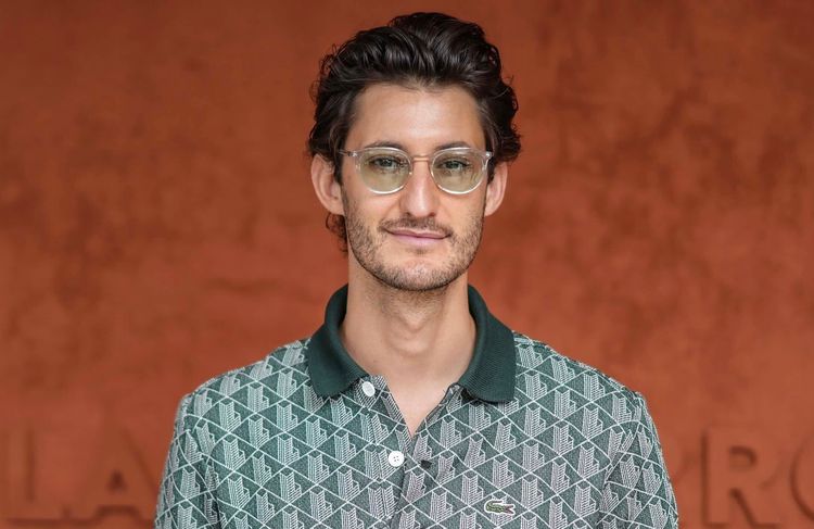 Pierre Niney partage avec humour les difficultés rencontrées en raison de sa célébrité