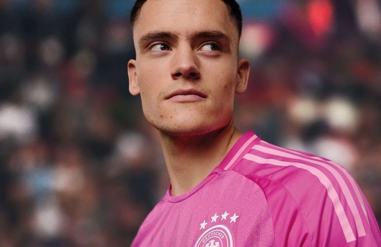 « Le maillot de la honte » : il est temps de rappeler que le rose est la couleur des hommes