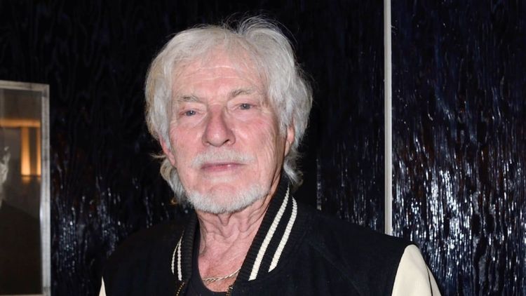 Hugues Aufray exclu des obsèques de Brigitte Bardot, il vide son sac : "C'est un peu politique…"
