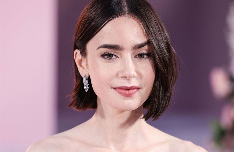Lily Collins : ces produits français (à retrouver en pharmacie) dont elle ne se passe plus