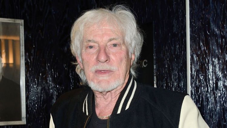 Après les JO, l'avis cash d'Hugues Aufray sur Aya Nakamura : "Sa couleur de peau, la forme de son corps…"