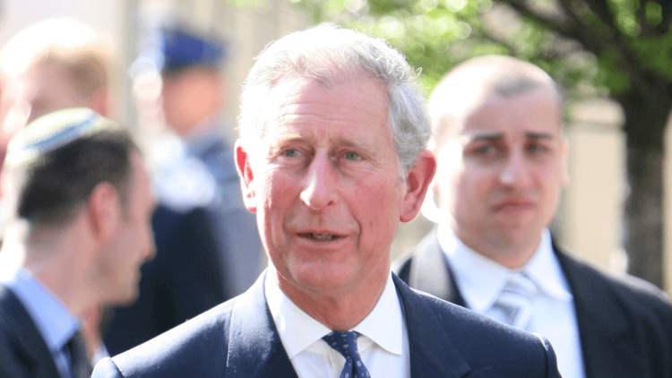 Charles III mort ? Les internautes s’affolent face à la folle rumeur