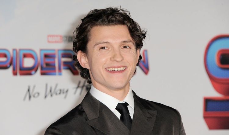 Drame sur le tournage de Spider Man : à 29 ans, Tom Holland fait une chute violente lors d’une cascade