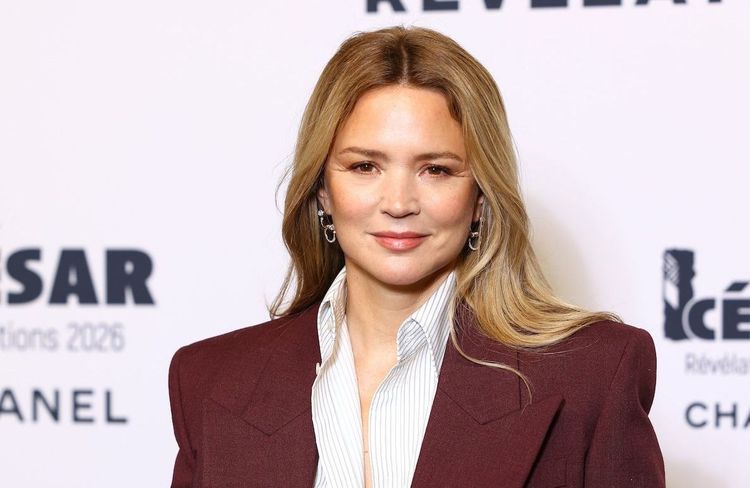 Virginie Efira se livre sur sa maternité tardive : « Mon âge me faisait peur »