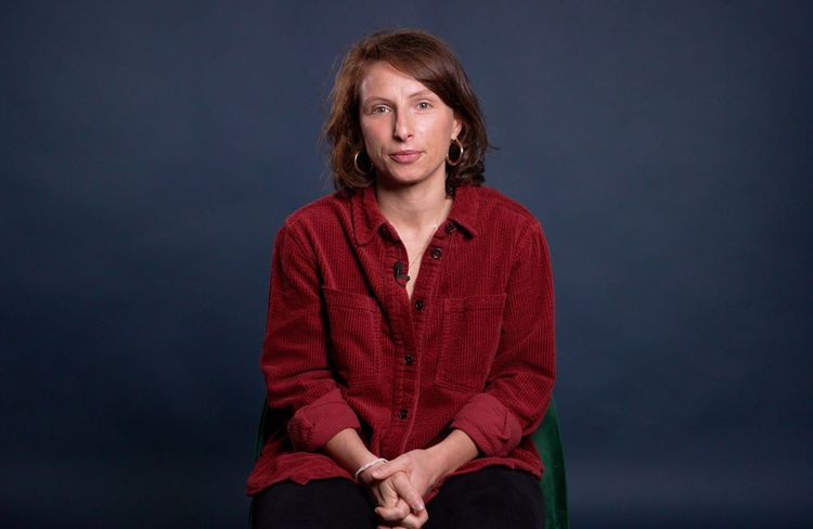 Victime de violences maternelles, Chloé raconte son enfance auprès d’un « orage menaçant de gronder en permanence »
