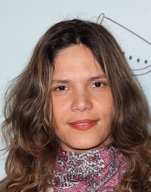 « Tristesse infinie » : Vanille Clerc en deuil, la fille de Julien Clerc évoque la mort de son mentor