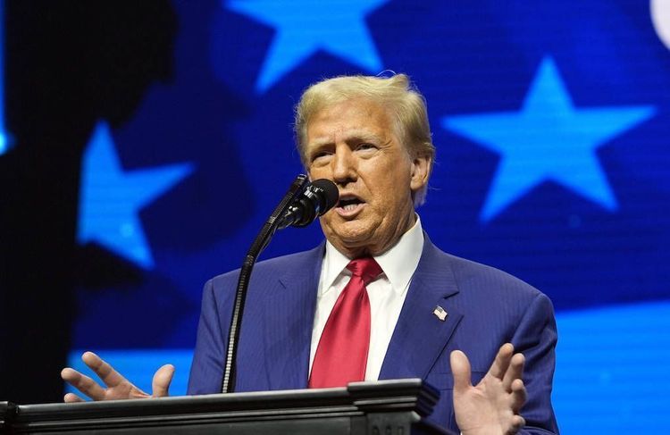 Donald Trump accusé d’agression sexuelle par une mannequin, et de « jeu tordu » avec Jeffrey Epstein