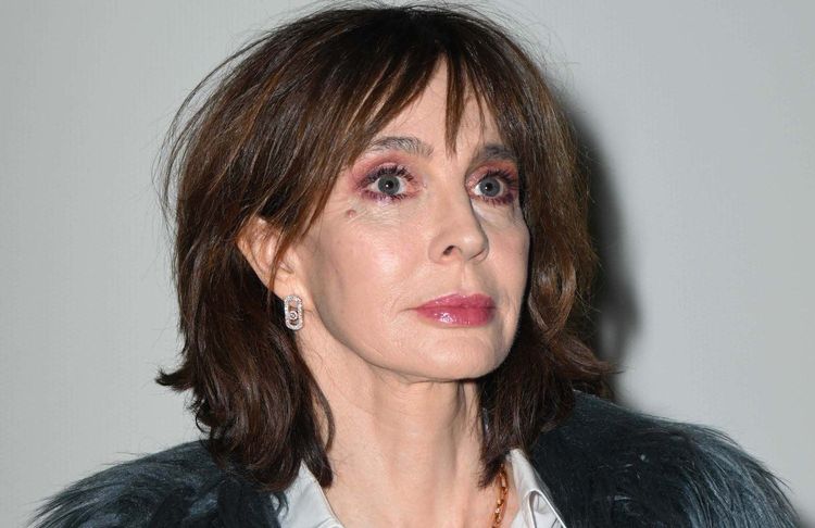 « Alain Delon m’a beaucoup dévalorisée » : les confidences d’Anne Parillaud sur l’acteur