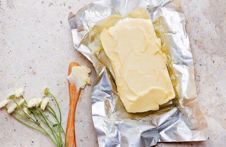 Cet ingrédient à ajouter au beurre pour sublimer le saumon fumé