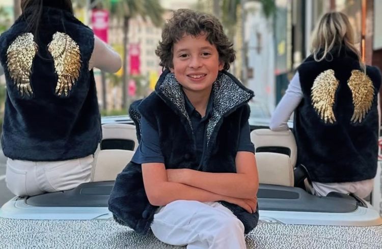 À 9 ans, il dévoile son premier défilé : qui est Max Alexander, le prodige inattendu de la Fashion Week de Paris ?