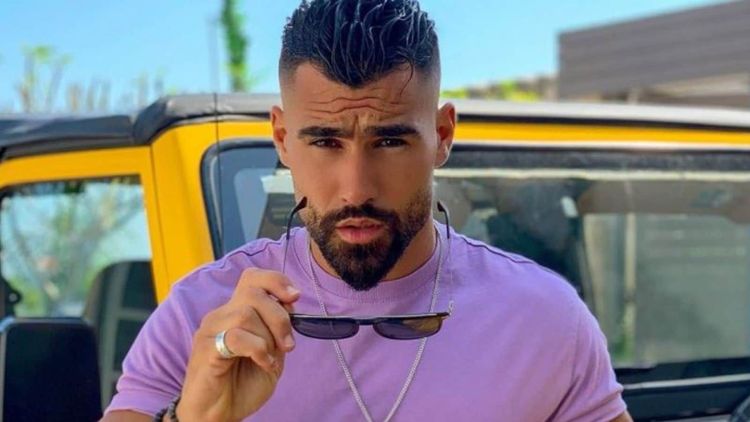 "Une balance professionnelle" : Jonathan Matijas excédé par les individus qui le prennent en photo à son insu alors qu’il est en famille !