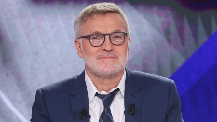 "J’ai accepté avec joie" : Yves Calvi succède à Laurent Ruquier sur T18 après une saison en demi-teinte