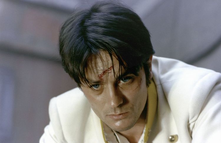 Alain Delon, sa violence envers les femmes révélée : « Il a fracassé la tête de ma mère »
