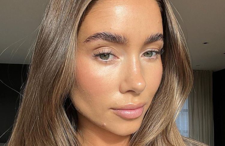 Cette couleur de mascara inattendue permet d’agrandir le regard